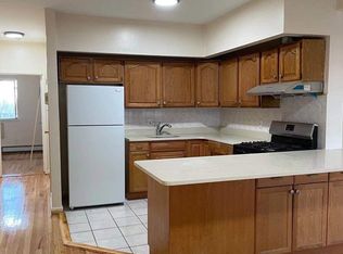 20-33 120th St #1, College Pt, NY 11356