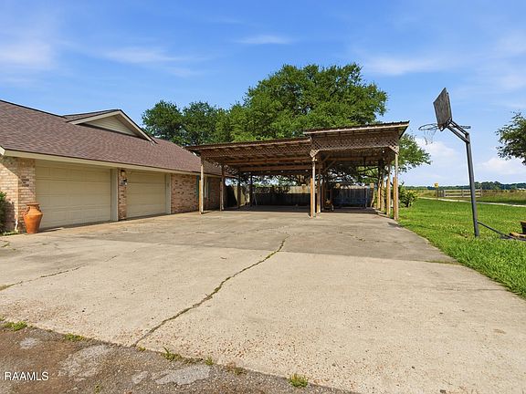 3rd image of 440 Highway 758