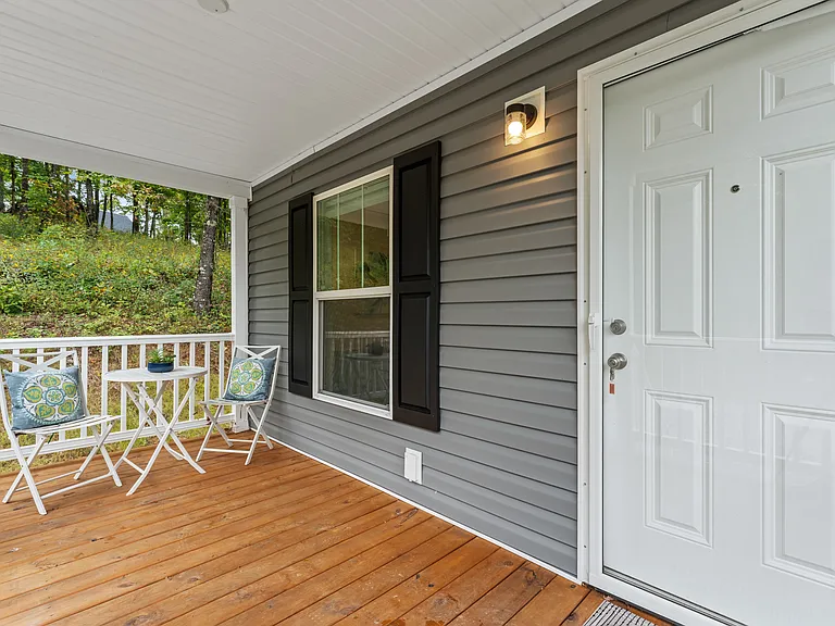 569 Ridge Crest Ln — Photo 16