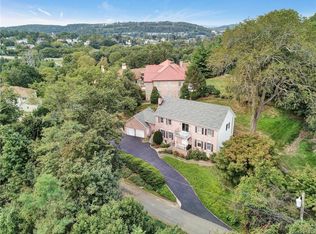 4 Old Rd E, Elmsford, NY 10523