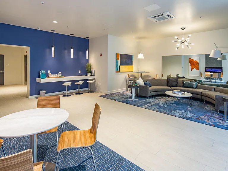 EVIVA Midtown Apartments — Photo 10