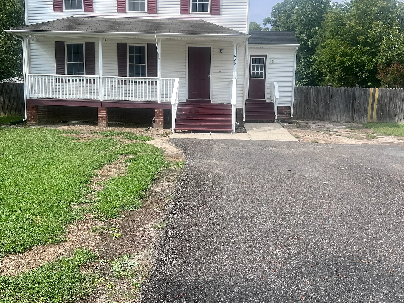 3 bed, 1424 sqft, $2,200 — Photo 2
