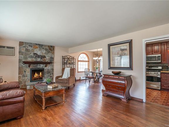 3rd image of 314 Alpine Dr