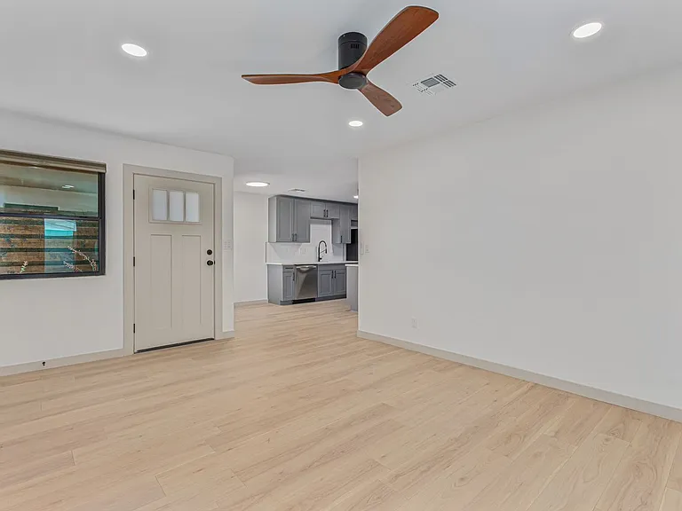 4108 E. Portland Street — Photo 5
