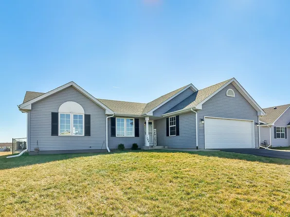196 Autumnwood Ln, Davis Junction, IL 61020