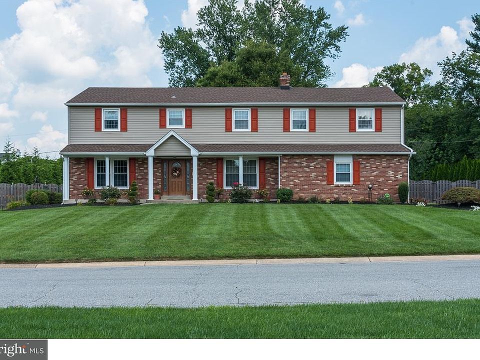 1st image of 37 Winterbury Cir