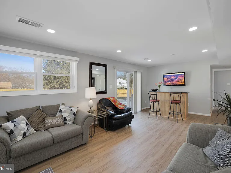 8418 Stonewall Dr — Photo 4