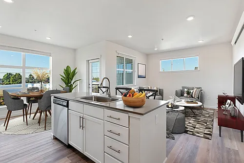 Pacific Valley Apartments Photo 1