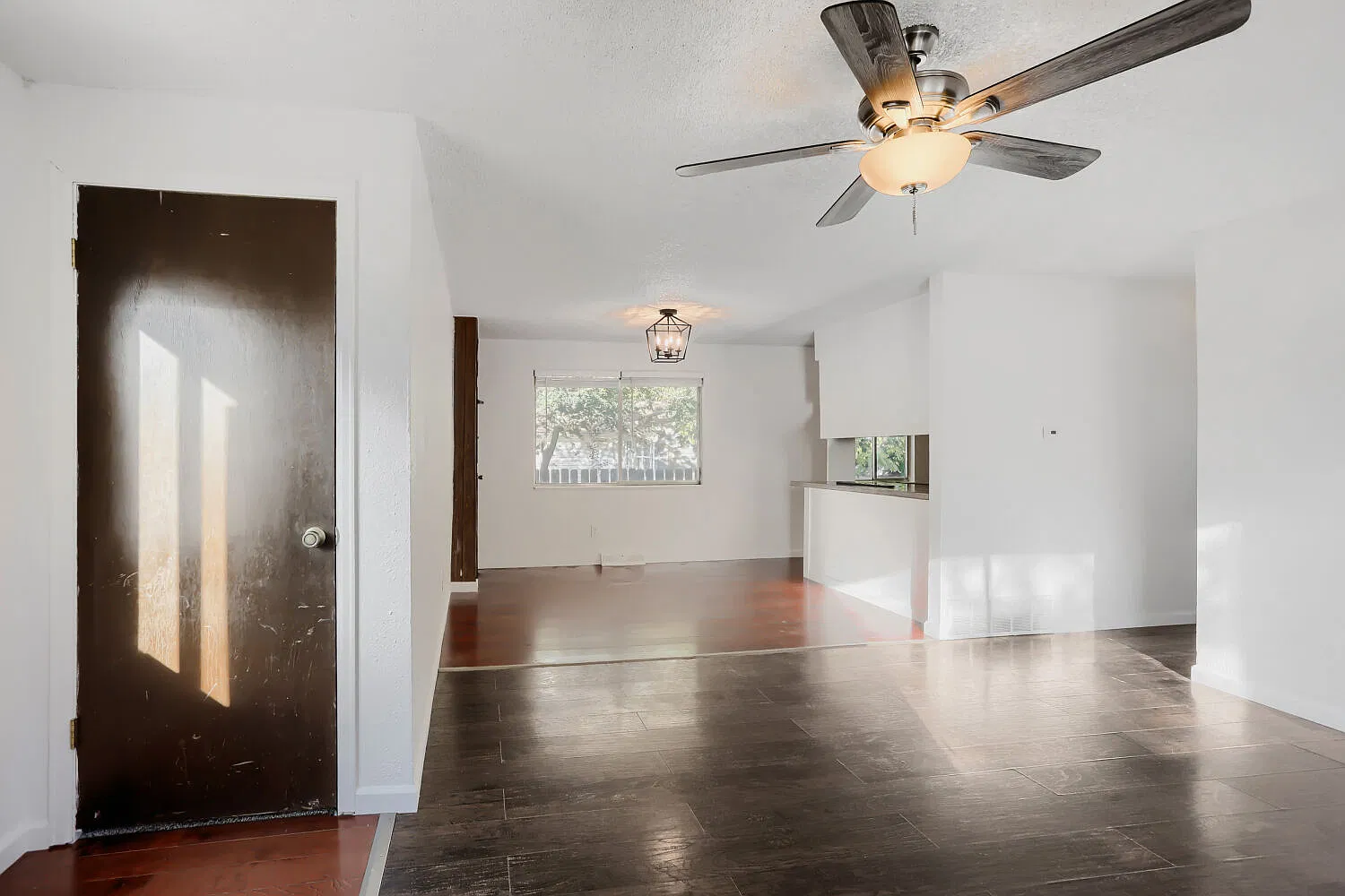 2 bed, 1008 sqft, $1,900 — Photo 3