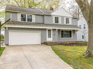 1138 Croyden Rd, Lyndhurst, OH 44124