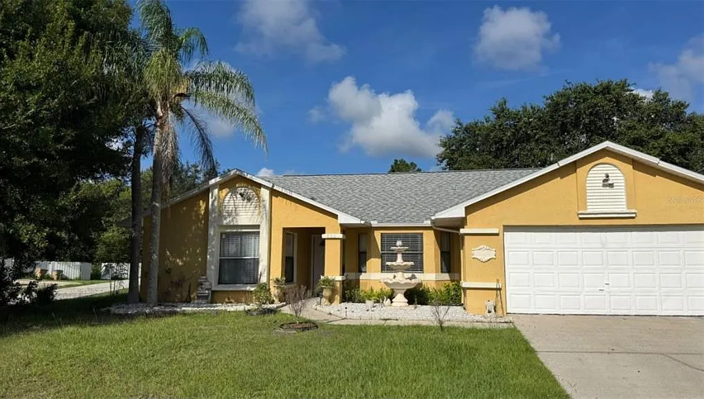 4 bed, 2.0 bath, 1890 sqft, $2,100 — Photo 2