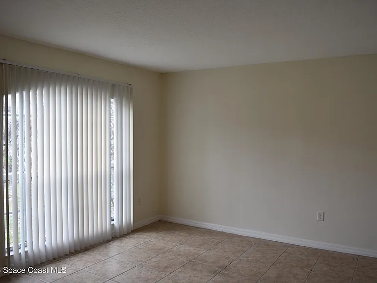 334 Bordeaux Ave NE — Photo 7