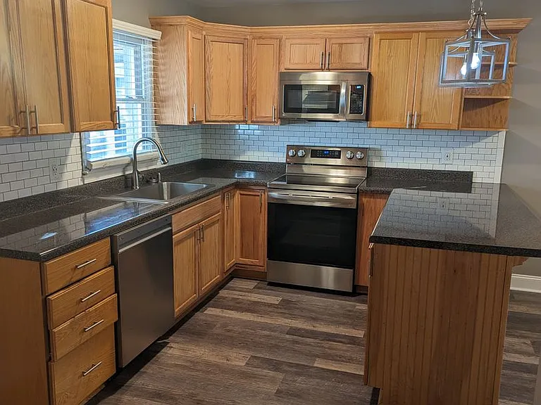 101 Cavin Ave — Photo 3