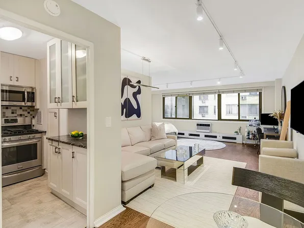 16 W 16th St APT 6FN, New York, NY 10011