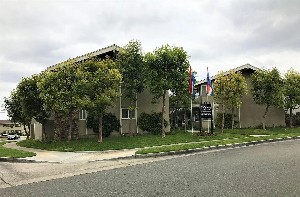 2 bed, 850 sqft, $2,555 — Photo 4