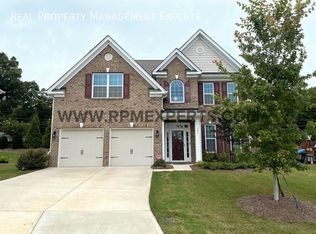 323 Winton Ct, Matthews, NC 28104