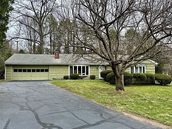 2nd image of 5 Honey Hill Ln