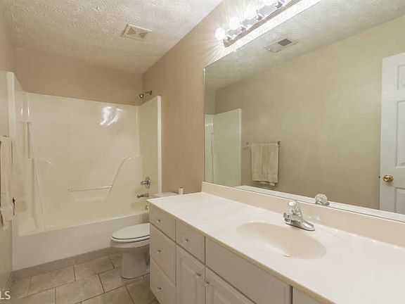 4th image of 110 Cassie Walk Ln