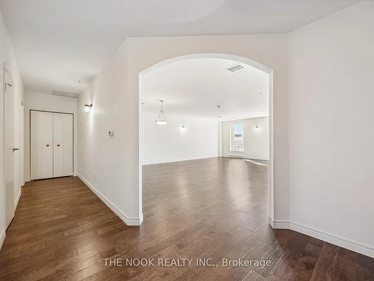 38 Walton St #308 — Photo 3