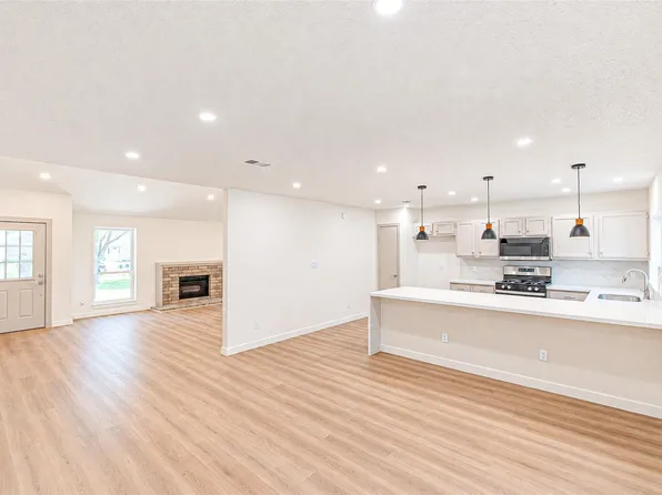 18015 Brooknoll Dr, Houston, TX 77084