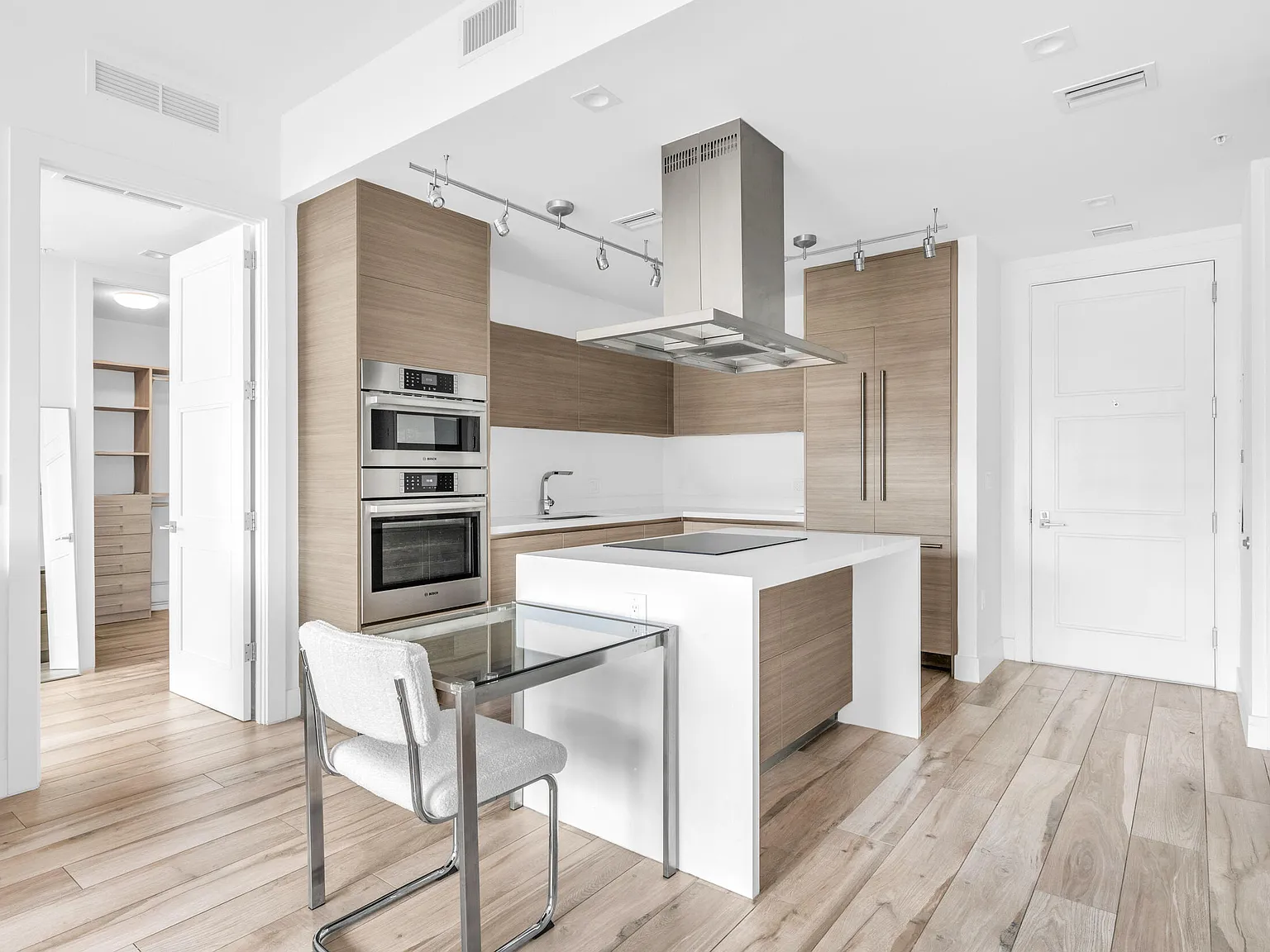 2 bed, 2.0 bath, 1148 sqft, $10,000 — Photo 4