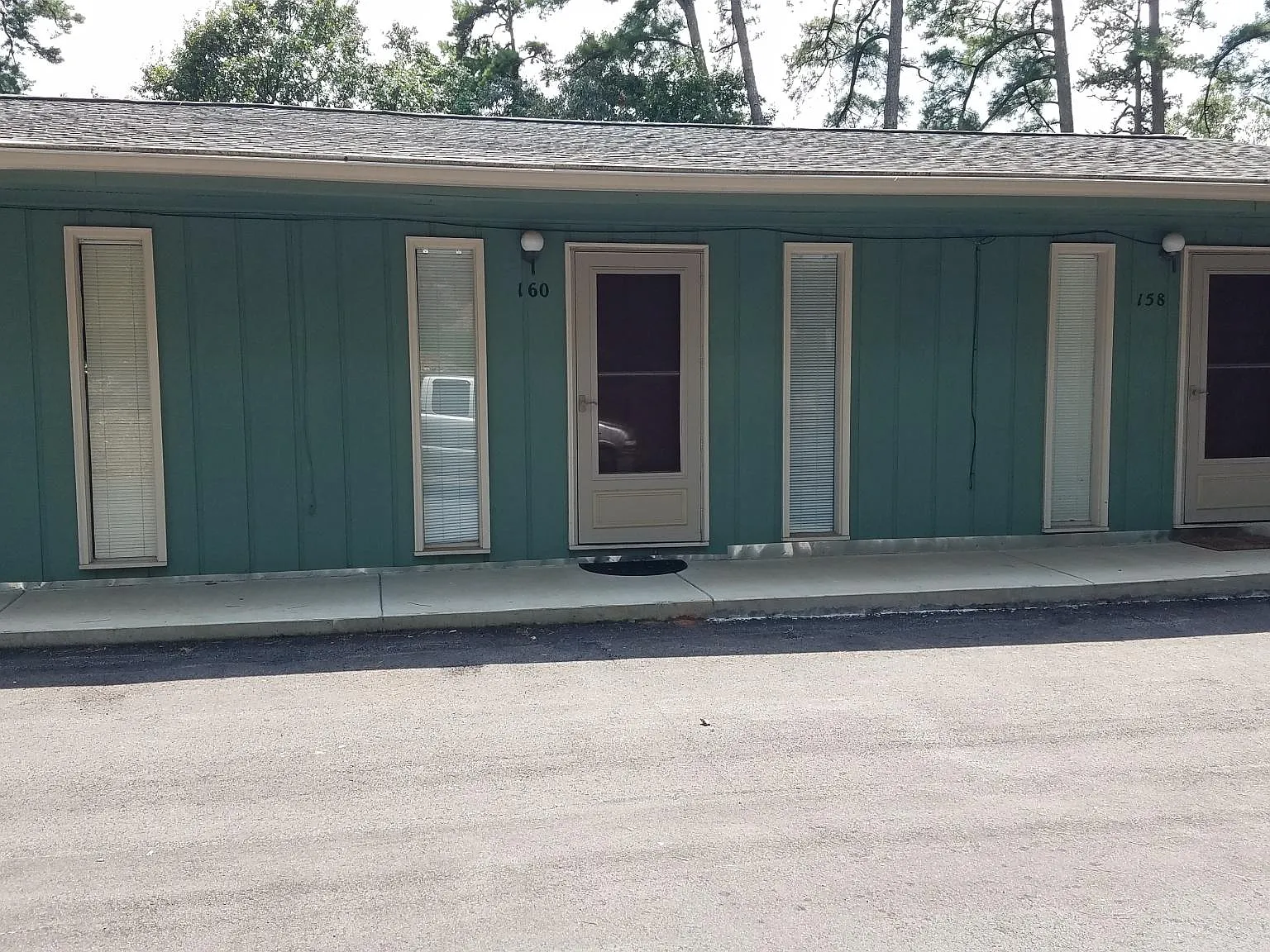 2 bed, 1.5 bath, 1050 sqft, $1,150 — Photo 1