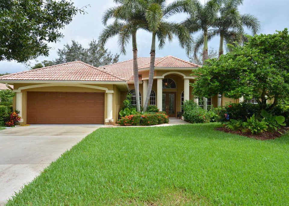 1st image of 1207 SW Live Oak Cv