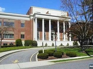 27 W Clinton Ave APT 1E, Tenafly, NJ 07670