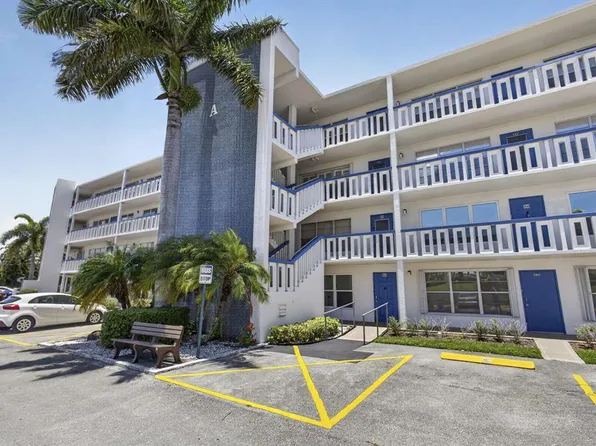 108 Greenbrier, West Palm Beach, FL 33417