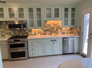 916 Maxwell St, Healdsburg, CA 95448