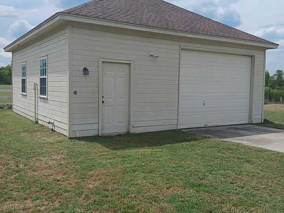 Large newer workshop with electricity to suit your needs