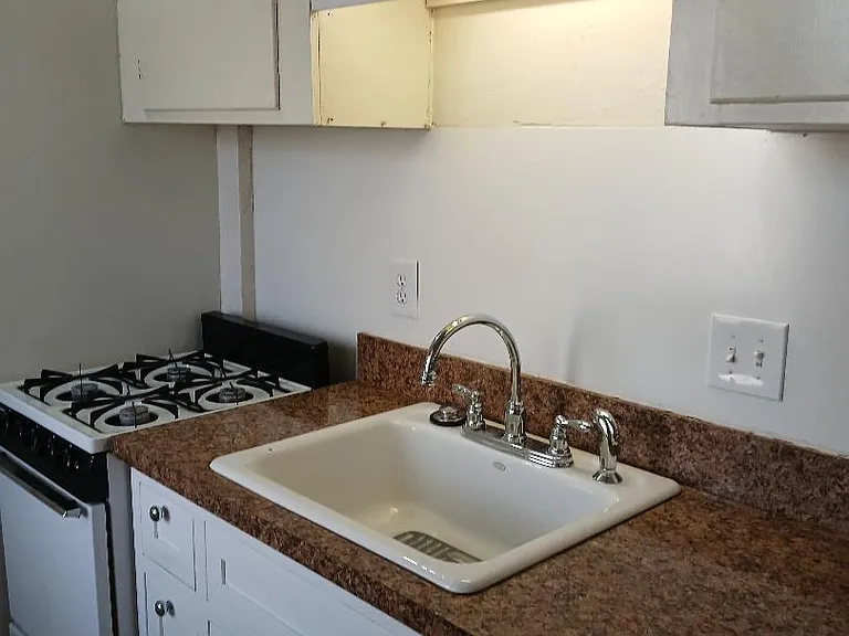 233 N Franklin St #1/2 — Photo 11