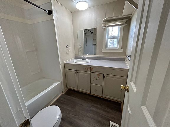 3rd image of 120 Amy Lou Ln
