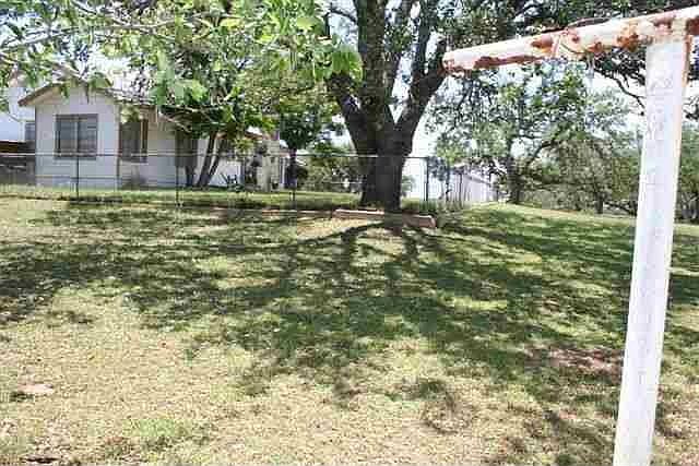 1st image of 106 E Bluebriar Dr