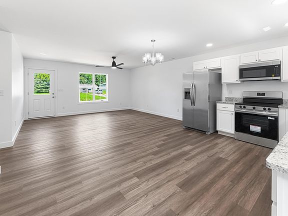 4th image of 110 2nd St