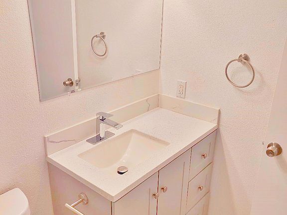 5th image of 3258 Locke Dr #3258