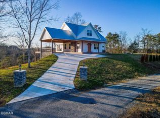1937 Lake Oaks Way, Sevierville, TN 37876
