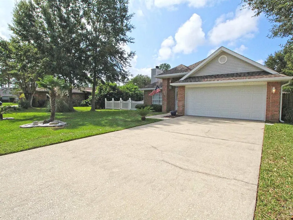 22 Arapaho Dr