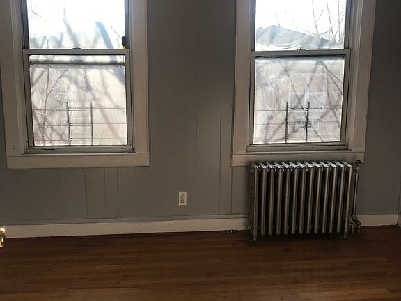 4th image of 932 E 215th St #1