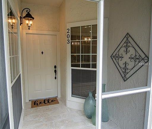 2nd image of 467 Hamptoncrest 203 Cir
