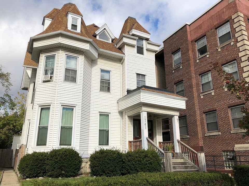1st image of 1741 N Farwell Ave #3