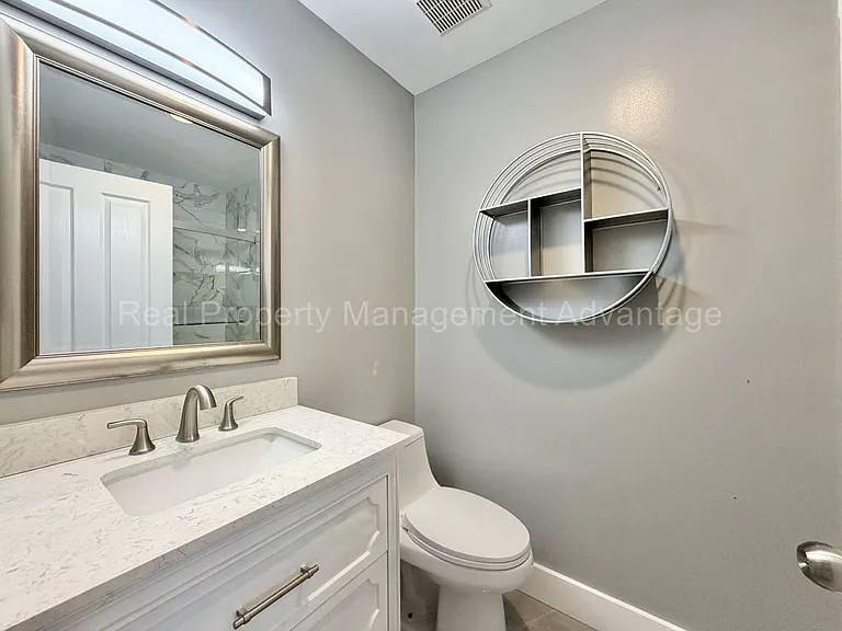25582 Saint James — Photo 16