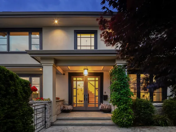 285 26th St, West Vancouver, BC V7V 0B6