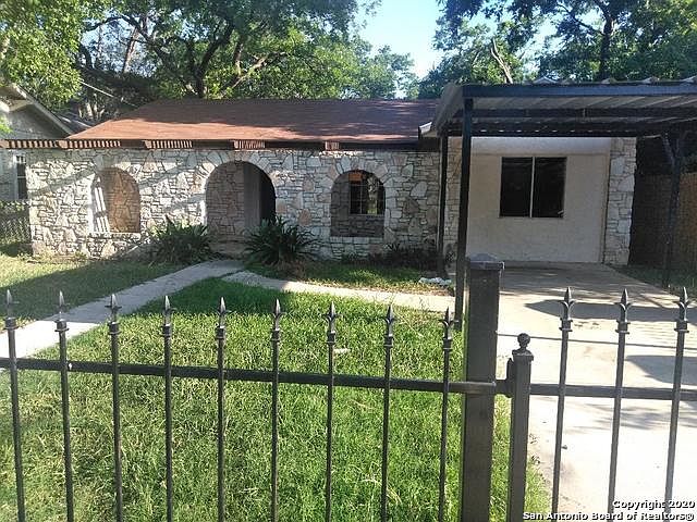 1st image of 824 Porter St
