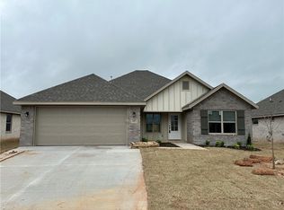 341 Palm St, Centerton, AR 72713