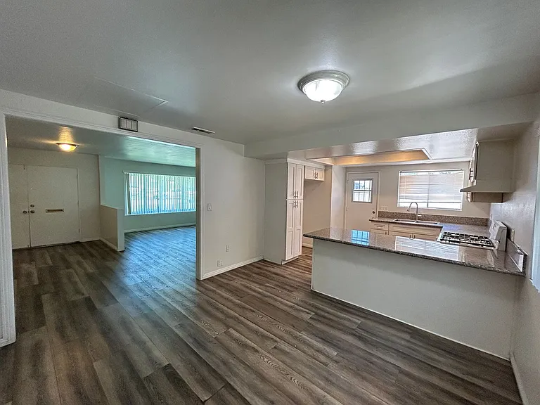 141 N Fonda St — Photo 14