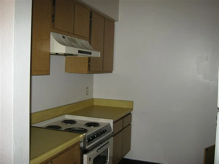 Kitchen in 1-B