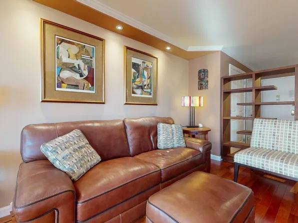 118-17 Union Turnpike image 6 of 49