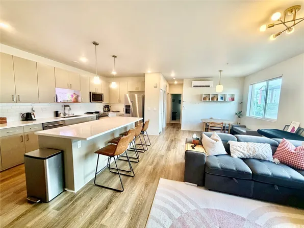 91-3575 Iwikuamoo St #611, Ewa Beach, HI 96706