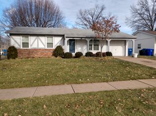 1227 Kings Trail Ln, Fenton, MO